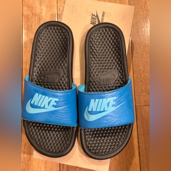 Nike NIB Blue Logo and Black Sole Benassi JDI Women’s Slides - Picture 3 of 7